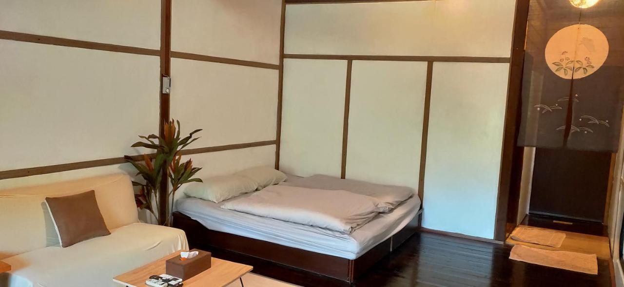 Bright Moon Homestay Dongshi  Exteriör bild