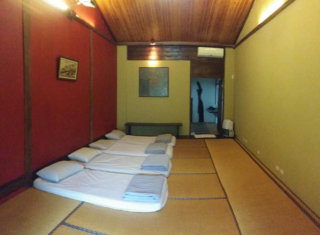 Bright Moon Homestay Dongshi  Exteriör bild