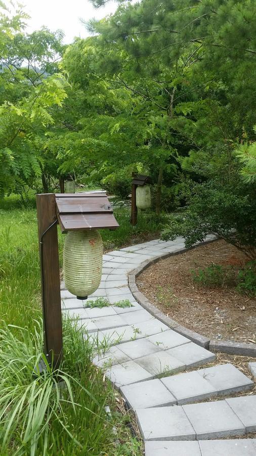 Bright Moon Homestay Dongshi  Exteriör bild