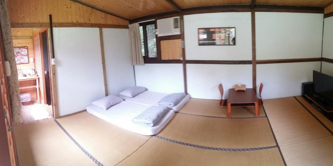 Bright Moon Homestay Dongshi  Exteriör bild